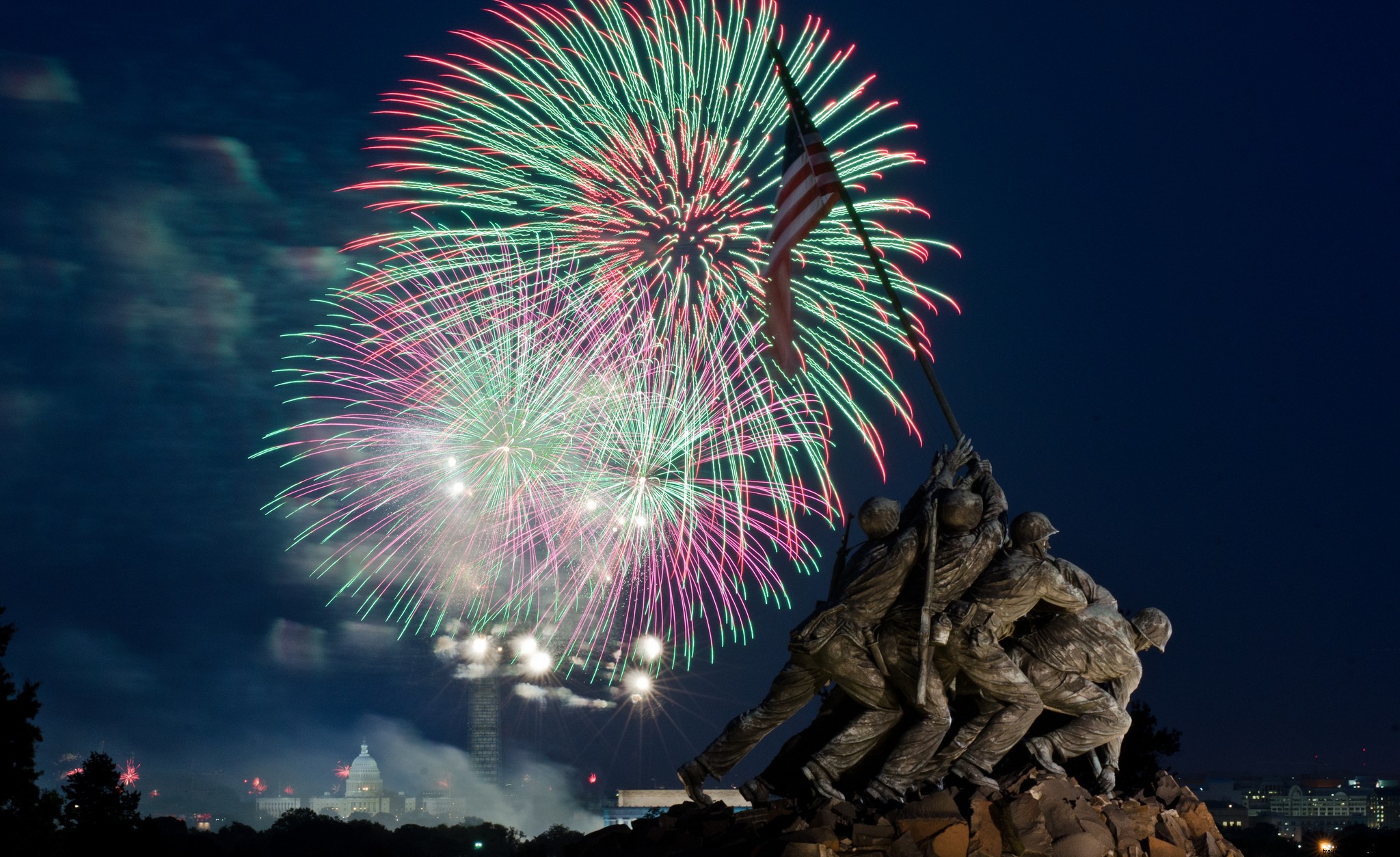 アメリカ全土の都市での花火ショー 